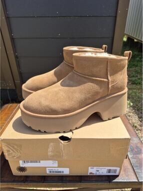 UGG Classic Ultra Mini Sand Boot Bootie Womens US Size 12 Suede $160  Platform